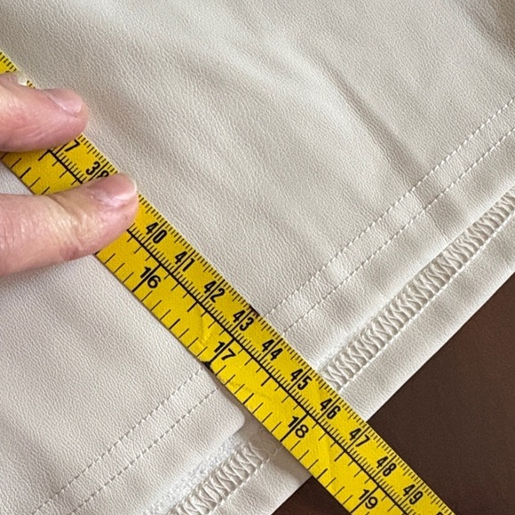 Madden NYC Vegan Leather Winter White Mini Skirt Size L - Picture 8 of 8